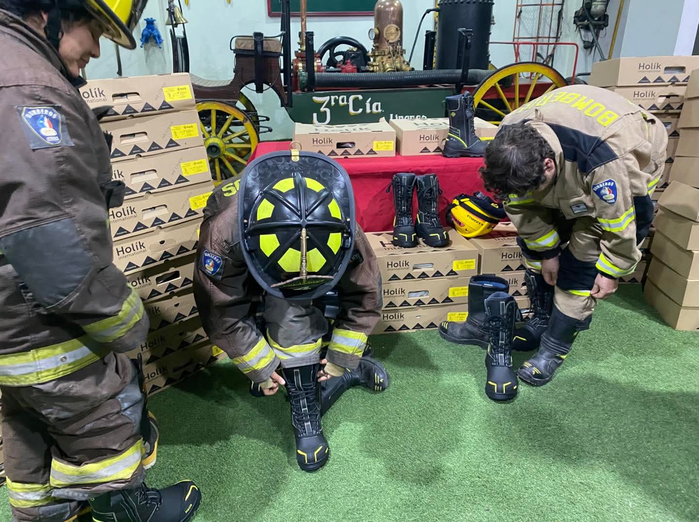 𝗖𝘂𝗲𝗿𝗽𝗼 𝗱𝗲 𝗕𝗼𝗺𝗯𝗲𝗿𝗼𝘀 𝗱𝗲 𝗟𝗶𝗻𝗮𝗿𝗲𝘀 𝗿𝗲𝗰𝗶𝗯𝗲 𝗮𝗽𝗼𝗿𝘁𝗲 𝗱𝗲 𝗲𝗹𝗲𝗺𝗲𝗻𝘁𝗼𝘀 𝗱𝗲 𝗽𝗿𝗼𝘁𝗲𝗰𝗰𝗶𝗼́𝗻 𝗽𝗲𝗿𝘀𝗼𝗻𝗮𝗹 𝗱𝗲 𝗺𝗮𝗻𝗼𝘀 𝗱𝗲 𝗹𝗮 𝗖𝗼𝗿𝗽𝗼𝗿𝗮𝗰𝗶𝗼́𝗻 𝗱𝗲 𝗗𝗲𝘀𝗮𝗿𝗿𝗼𝗹𝗹𝗼 𝗣𝗿𝗶𝘃𝗮𝗱𝗼 𝗱𝗲 𝗟𝗶𝗻𝗮𝗿𝗲𝘀