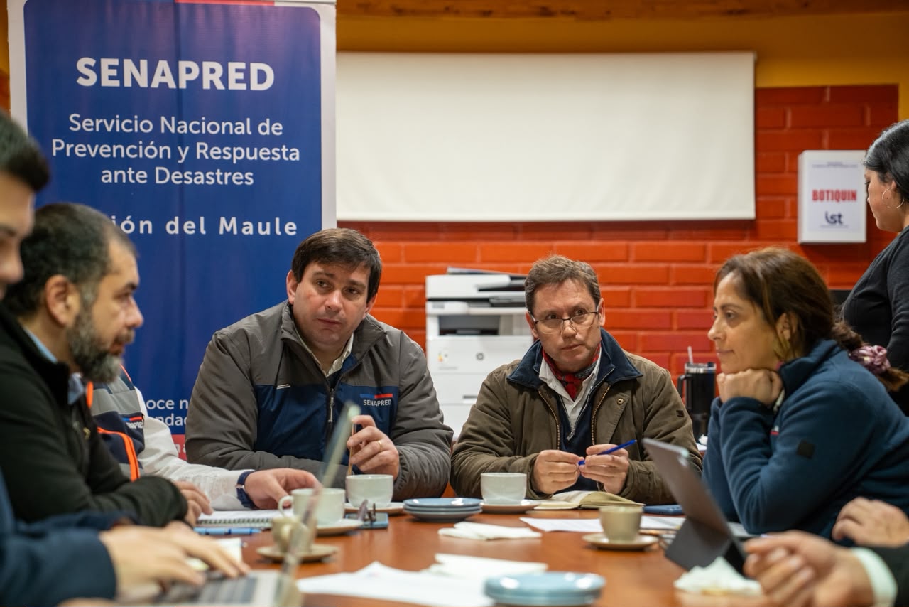 Gobernador y Delegado Regional lideran mesa regional de emergencia para reforzar coordinación ante alerta climática